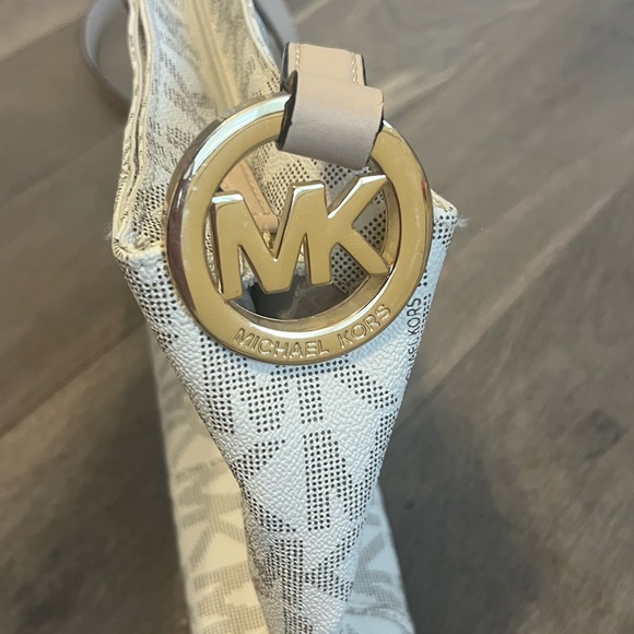 MICHAEL Michael Kors crossbody - Picture 6 of 11